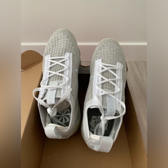 Nike Air Vapourmax 2021 FK Sneakers (6.5) - Picture 2 of 5